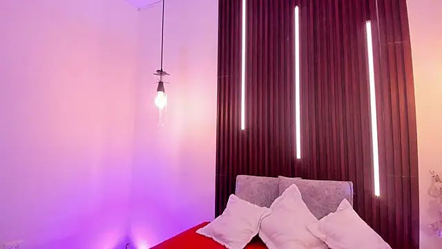 ArianaBaker online show from April 1, 2026, 1:12 pm