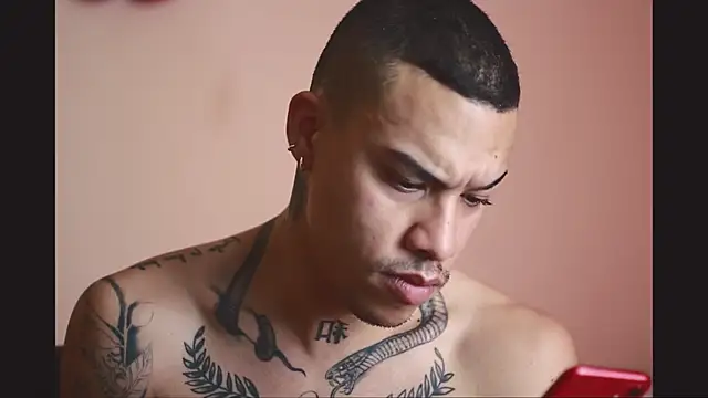 Snapshot of Osiiriis chatting on March 11, 2025, 7:14 pm Osiiriis online show from March 11, 2025, 7:14 pm