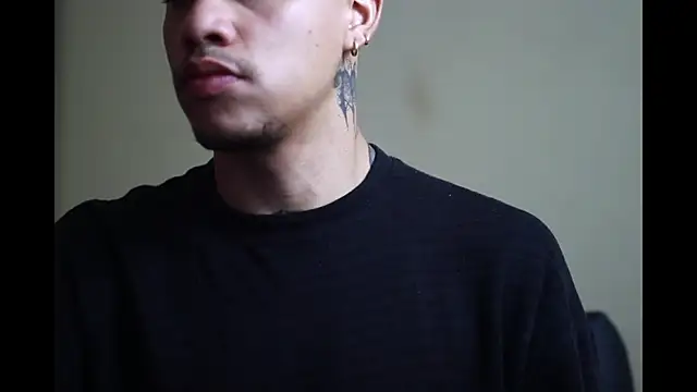 Snapshot of Osiiriis chatting on March 21, 2025, 1:45 am Osiiriis online show from March 21, 2025, 1:45 am