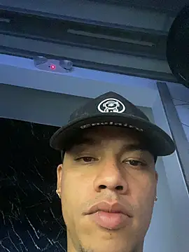 Snapshot of Osiiriis chatting on February 24, 2025, 7:09 pm Osiiriis online show from February 24, 2025, 7:09 pm