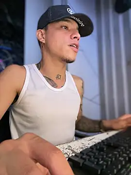 Snapshot of Osiiriis chatting on March 1, 2025, 6:03 am Osiiriis online show from March 1, 2025, 6:03 am