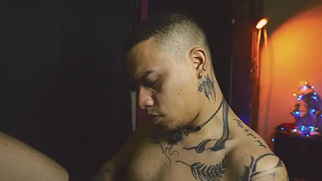 Snapshot of Osiiriis chatting on February 9, 2026, 7:17 am Osiiriis online show from February 9, 2026, 7:17 am