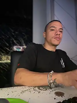 Snapshot of Osiiriis chatting on March 12, 2025, 6:07 am Osiiriis online show from March 12, 2025, 6:07 am