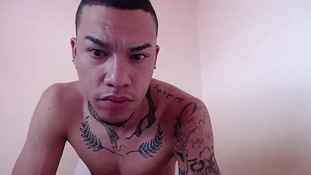 Snapshot of Osiiriis chatting on February 11, 2025, 2:57 pm Osiiriis online show from February 11, 2025, 2:57 pm