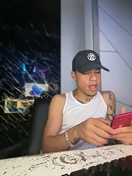 Snapshot of Osiiriis chatting on February 25, 2025, 4:57 am Osiiriis online show from February 25, 2025, 4:57 am