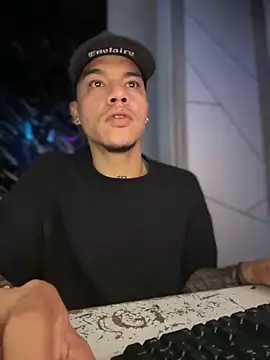 Snapshot of Osiiriis chatting on February 28, 2025, 8:09 am Osiiriis online show from February 28, 2025, 8:09 am