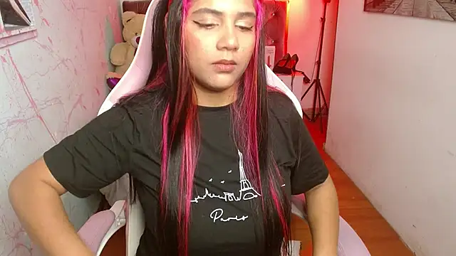 Candela-Smith online show from October 28, 2025, 3:55 pm