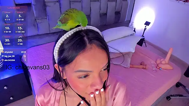 Chloe evans   online show from March 7, 2025, 5:49 pm