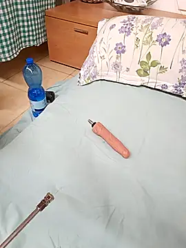 Snapshot of EmmaQueen4 chatting on December 2, 2025, 5:09 am EmmaQueen4 online show from December 2, 2025, 5:09 am