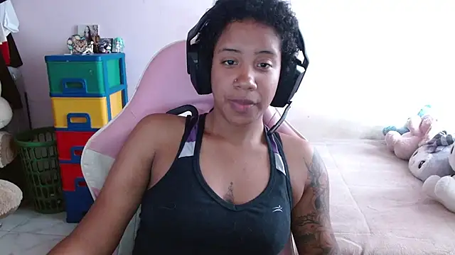 Snapshot of TiffanyRoouse chatting on November 4, 2025, 9:29 pm TiffanyRoouse online show from November 4, 2025, 9:29 pm