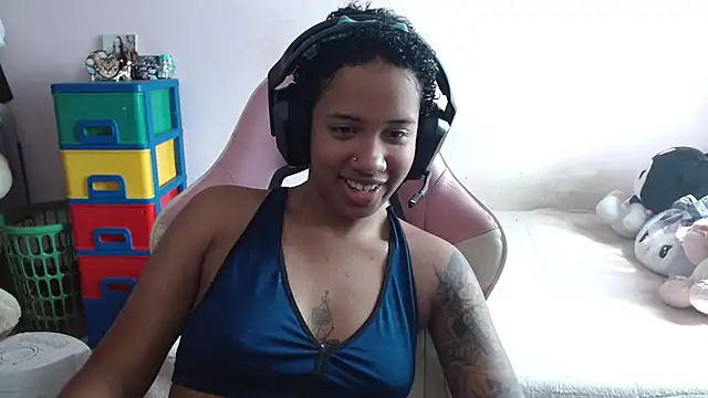 Snapshot of TiffanyRoouse chatting on October 30, 2025, 2:58 pm TiffanyRoouse online show from October 30, 2025, 2:58 pm