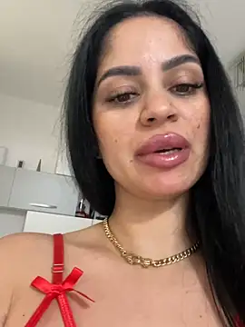  adelle online show from April 19, 2026, 9:43 am