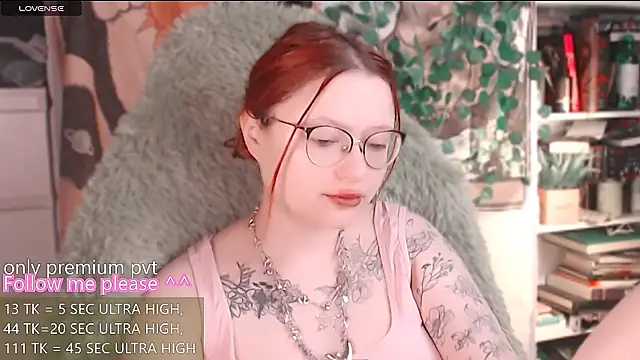 Snapshot of me__hanna chatting on May 24, 2026, 5:29 am me hanna online show from May 24, 2026, 5:29 am