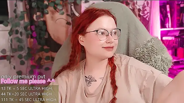 Snapshot of me__hanna chatting on June 17, 2026, 2:22 am me hanna online show from June 17, 2026, 2:22 am