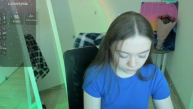 Florence meow online show from March 27, 2026, 7:39 am