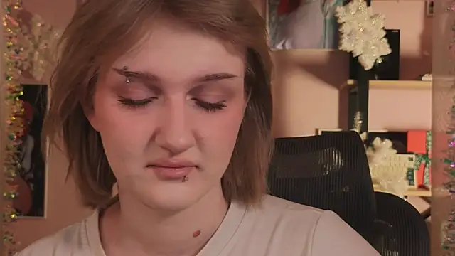 ELLIEJAY online show from January 15, 2026, 5:22 am