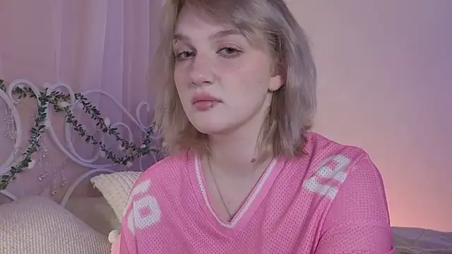 ELLIEJAY online show from March 28, 2026, 5:19 am