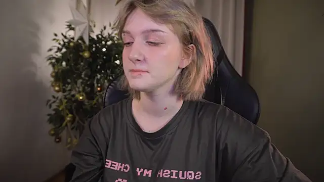 ELLIEJAY online show from January 14, 2026, 5:22 am