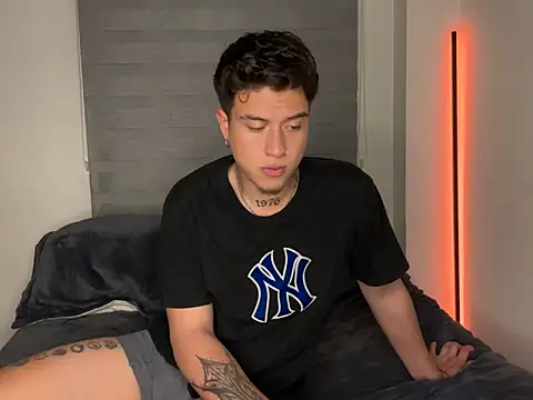 MrUniverse  online show from March 3, 2025, 4:43 am