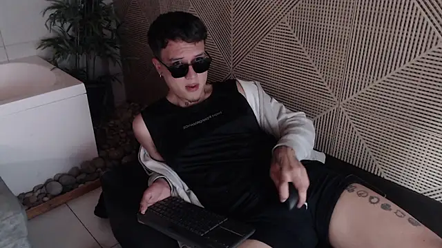 MrUniverse  online show from December 9, 2024, 2:56 am