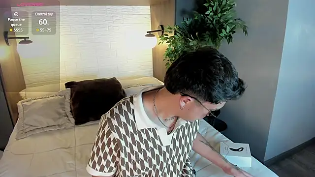 MrUniverse  online show from February 26, 2025, 3:46 am