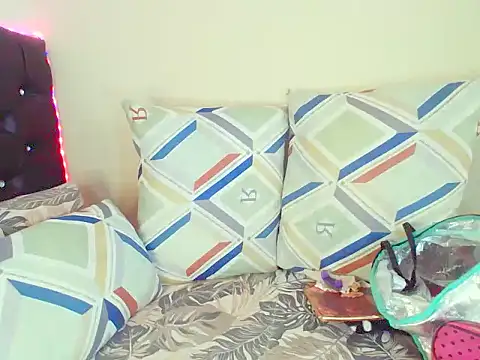 Snapshot of dinnykrazx chatting on October 23, 2025, 6:45 am dinnykrazx online show from October 23, 2025, 6:45 am