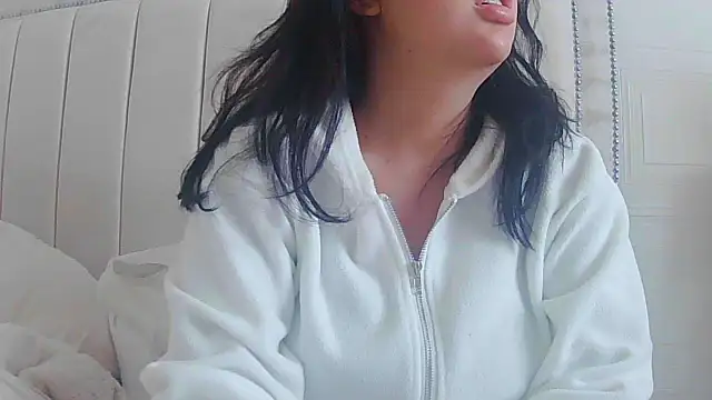 Snapshot of magical_mia chatting on November 17, 2025, 9:13 am magical mia online show from November 17, 2025, 9:13 am