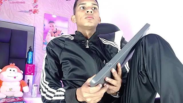 dilan alfonzo online show from April 15, 2026, 4:29 am