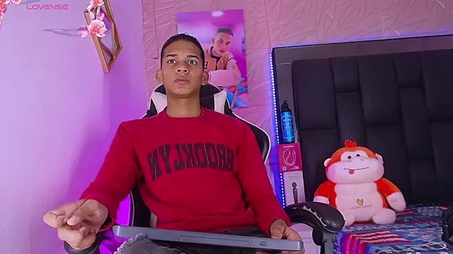 dilan alfonzo online show from March 14, 2026, 4:07 am