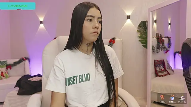 miagomezweb1 online show from December 18, 2025, 12:31 pm