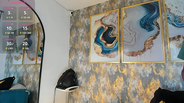 MonicaSchwartz online show from November 18, 2025, 4:21 pm