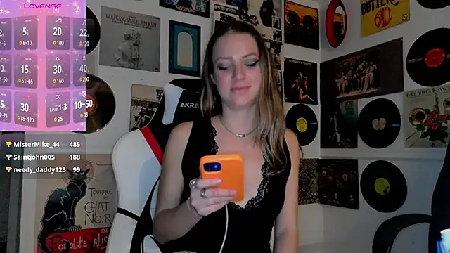 Snapshot of molly_witha_chance chatting on January 11, 2025, 6:24 am molly witha chance online show from January 11, 2025, 6:24 am