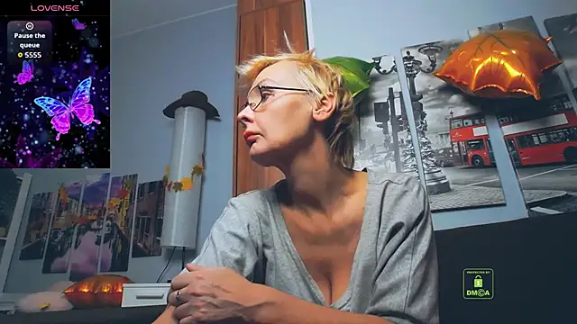 HelgaHimmell online show from November 20, 2025, 10:49 am