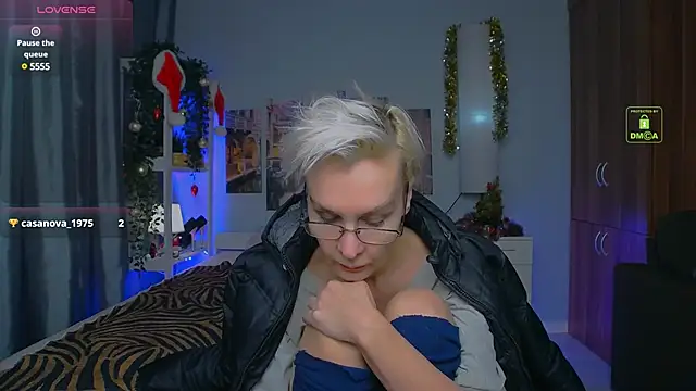 HelgaHimmell online show from December 24, 2024, 7:22 pm