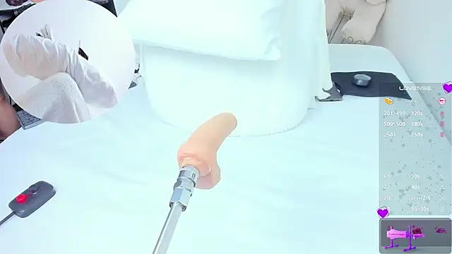 jasminnee  online show from November 26, 2025, 1:33 pm