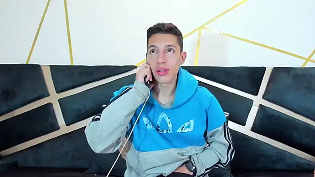 Snapshot of thiago19s chatting on April 29, 2026, 5:30 pm thiago19s online show from April 29, 2026, 5:30 pm