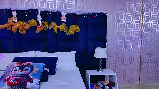 LexaDeRusso online show from December 14, 2025, 12:44 pm