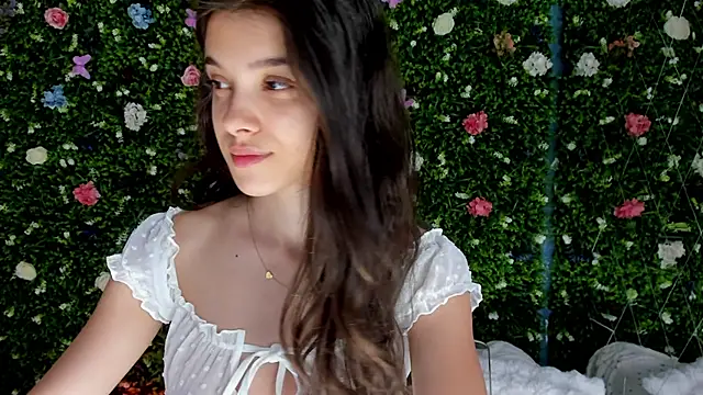 BabyAylin online show from September 19, 2025, 5:00 am