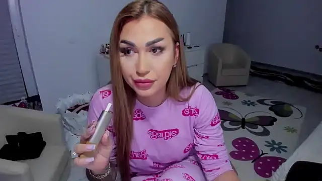 GlossyDiamondX online show from February 16, 2025, 5:04 am