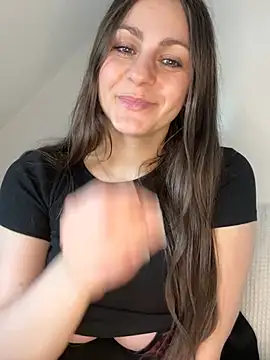 Loella-Rose online show from April 22, 2026, 7:59 am