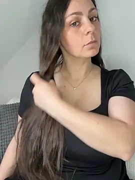 Loella-Rose online show from April 29, 2026, 9:02 am