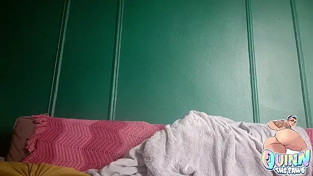 Snapshot of quinnmariexo chatting on December 21, 2025, 5:14 pm quinnmariexo online show from December 21, 2025, 5:14 pm