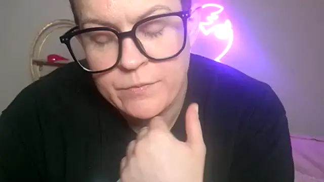 quinnmariexo online show from February 10, 2026, 7:57 pm