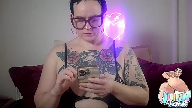 Snapshot of quinnmariexo chatting on November 20, 2025, 3:56 pm quinnmariexo online show from November 20, 2025, 3:56 pm