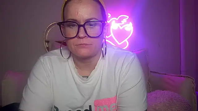 Snapshot of quinnmariexo chatting on January 12, 2026, 7:04 am quinnmariexo online show from January 12, 2026, 7:04 am