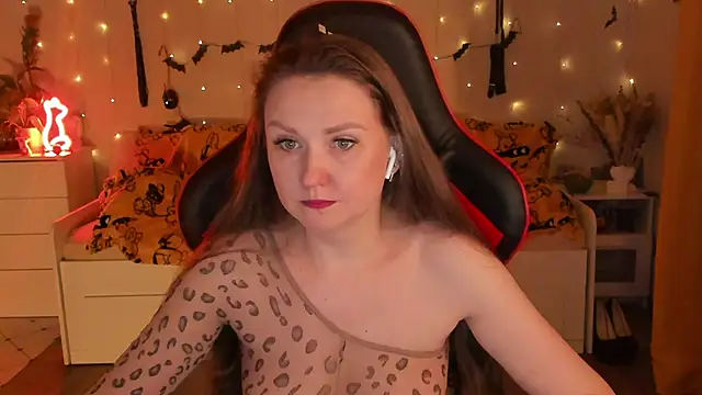 desperatehousewife   online show from October 27, 2025, 6:09 pm