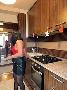 Hotmomcheckk  online show from November 14, 2025, 10:41 am