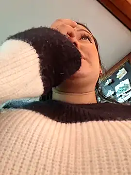 Snapshot of Sophie-hatter chatting on June 5, 2026, 4:13 pm Sophie-hatter online show from June 5, 2026, 4:13 pm