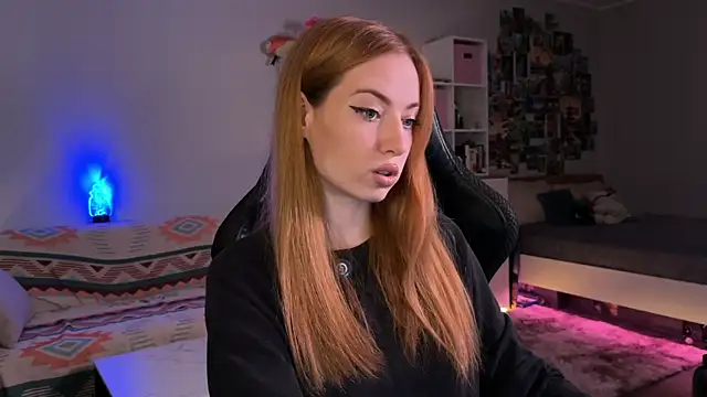 Snapshot of LinaWitch chatting on October 15, 2025, 11:51 am LinaWitch online show from October 15, 2025, 11:51 am