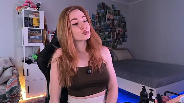 Snapshot of LinaWitch chatting on October 26, 2025, 11:10 am LinaWitch online show from October 26, 2025, 11:10 am